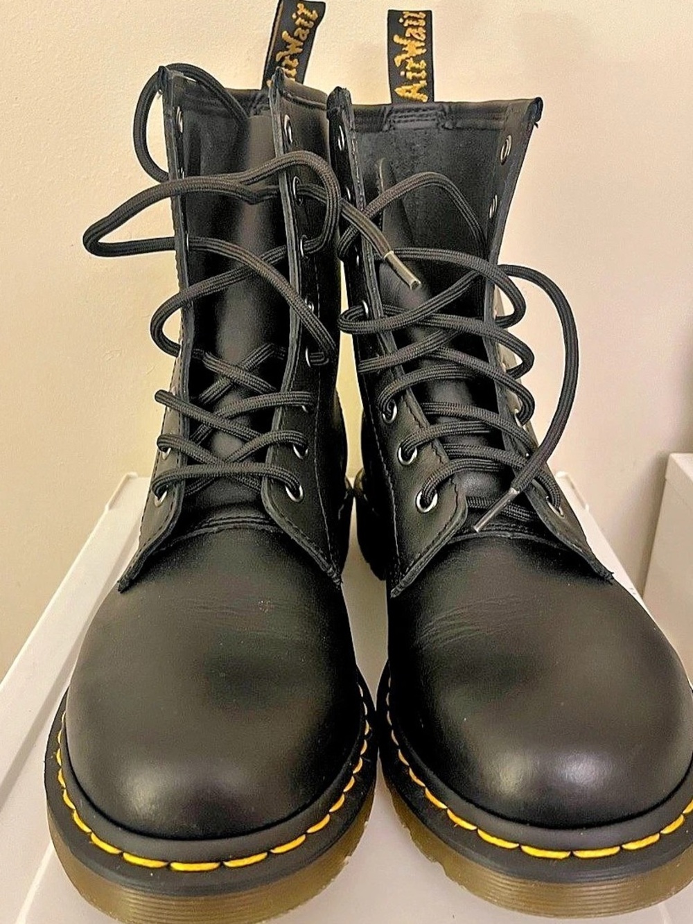Dr. Martens 1460 Smooth Leather Lace Up Boots Black Womens size 11